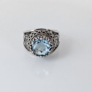 Genuine Blue Topaz Ring in Sterling Silver Size 9! 💙